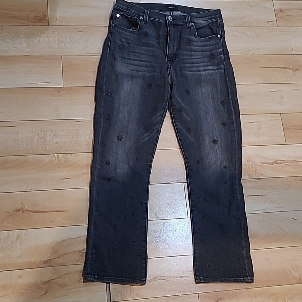 Hudson women's size 29 cropped black jeans